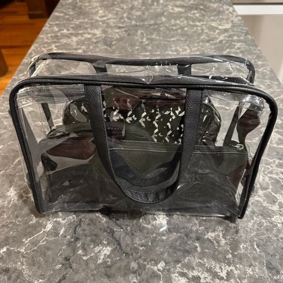 Travel Bag Set (4 Total) - Picture 8 of 9